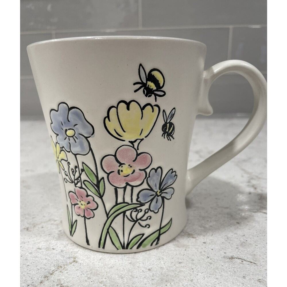 FIONA BEE Spectrum Designz Mug 17 Oz Hand Painted Flowers Plants Bees NEW